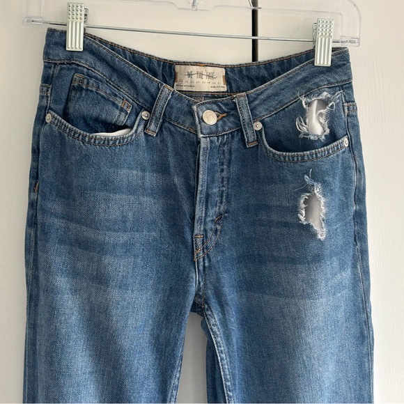 We The Free Free People Distressed Flare Jeans Size 24 - Picture 4 of 14